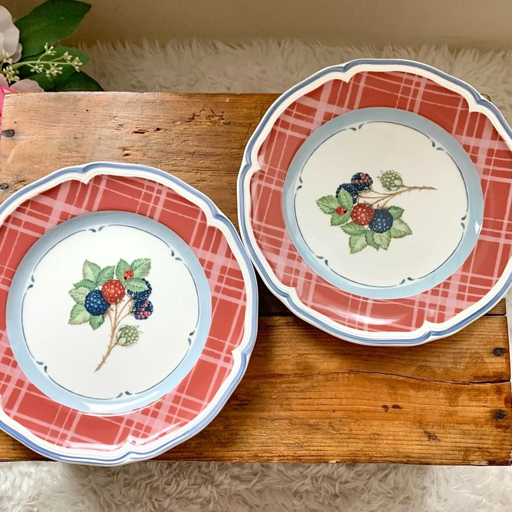 Villeroy & Boch SET of 2 Cottage Berries 8” Salad Plates Country Collection Red